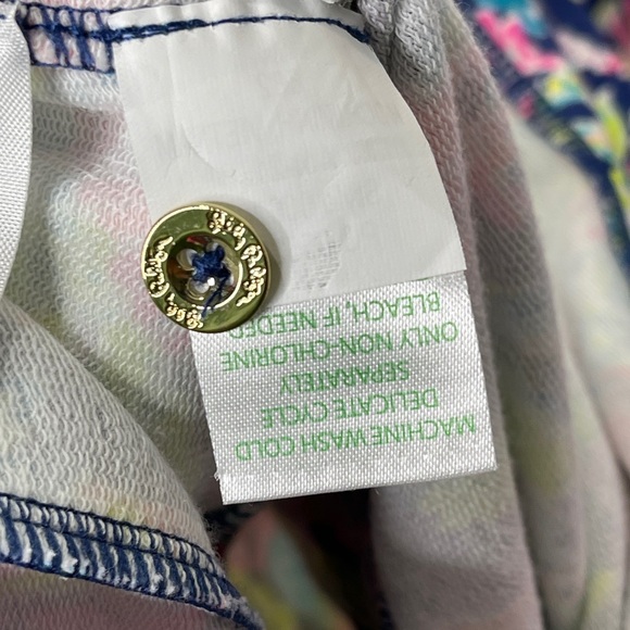 Lilly Pulitzer Jorgie Romper in Oyster Bay Navy Seen and Herd Size Small - Picture 10 of 10